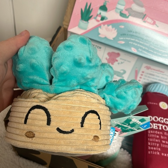 NWT Bark Box - Spa Day - Picture 6 of 11